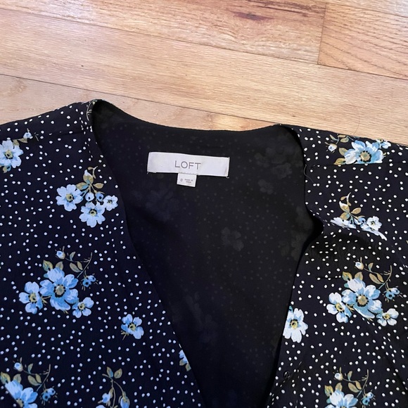 Ann Taylor Loft floral wrap around tie dress size 8- EUC - Picture 2 of 3